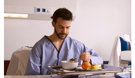 Alimentação segura na disfagia: adaptando texturas e consistências no dia-a-dia 